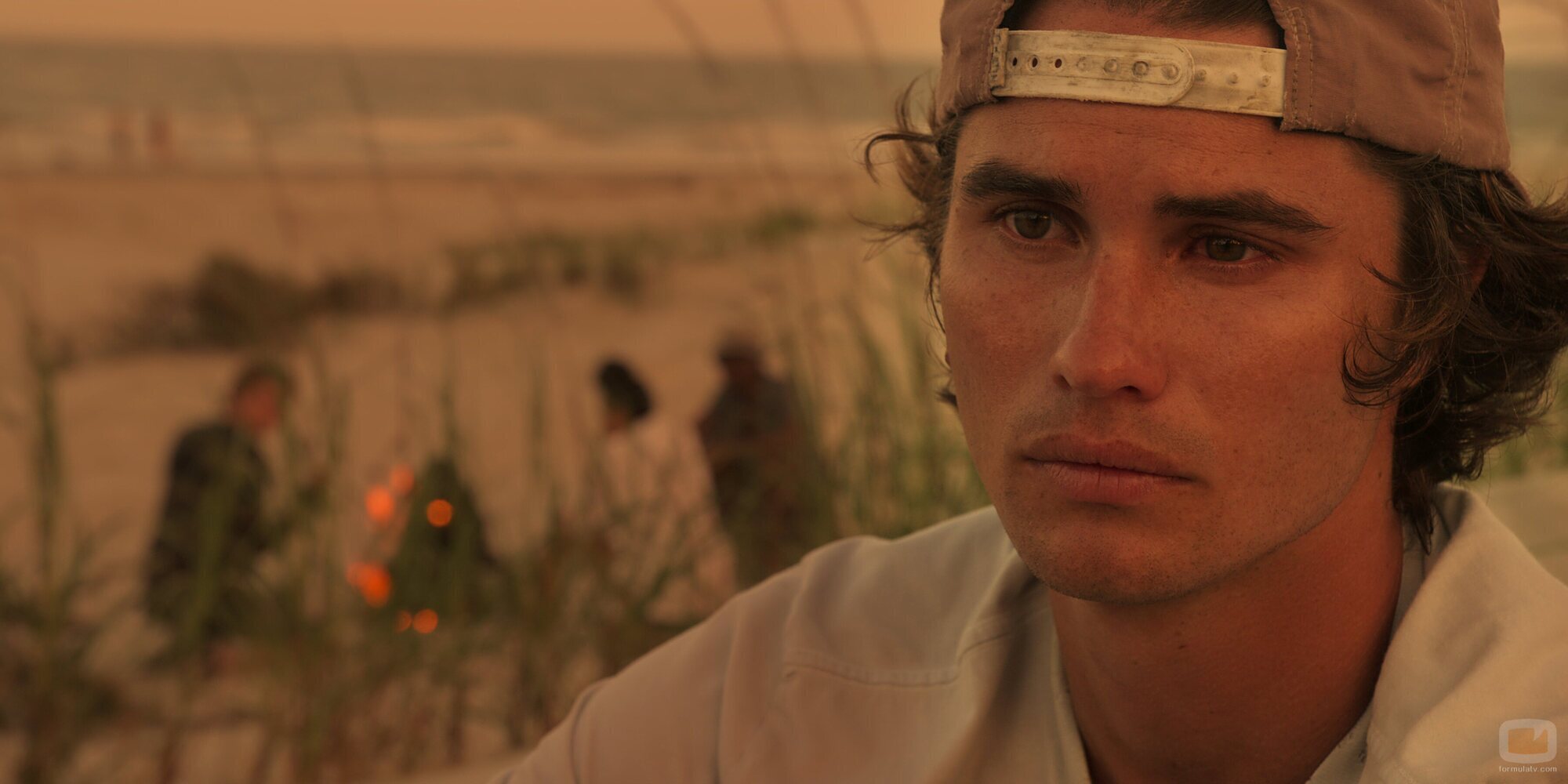 Chase Stokes en 1x01 titulado 'Piloto' de 'Outer Banks'