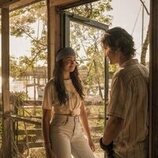 Madison Bailey en 1x02 'La brújula de la suerte' de 'Outer Banks'