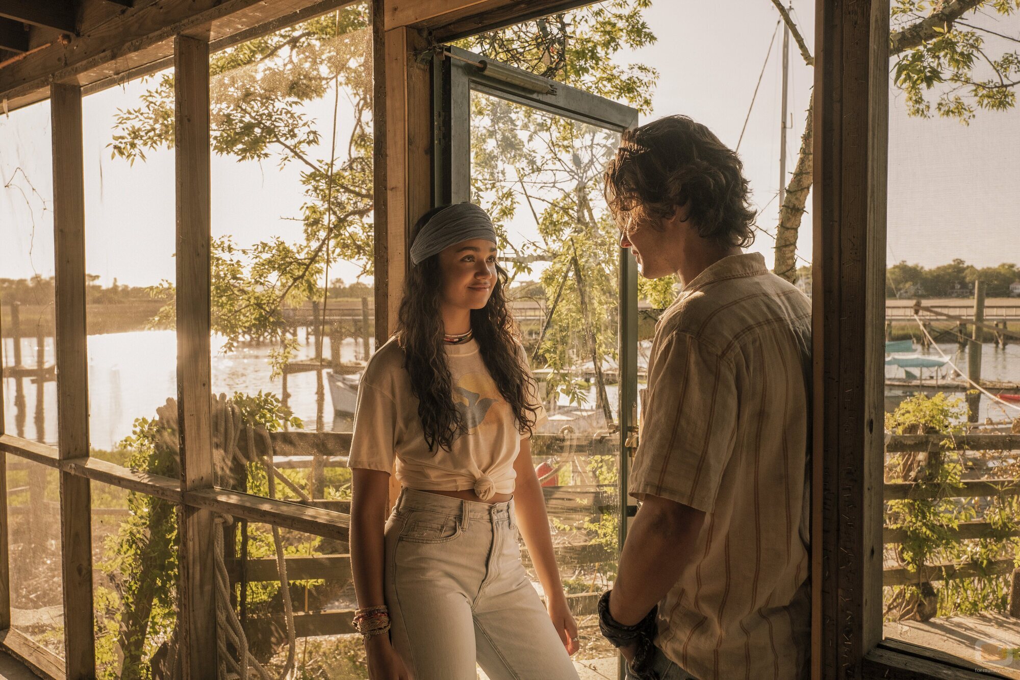 Madison Bailey en 1x02 'La brújula de la suerte' de 'Outer Banks'