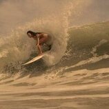 Madison Bailey en Capítulo 3 titulado 'La zona prohibida' de 'Outer Banks'