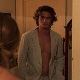 Chase Stokes en 1x04 titulado 'Juegos de espías' de 'Outer Banks'