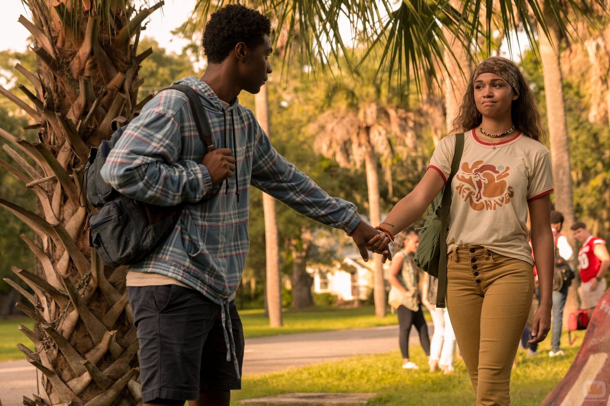 Madison Bailey y J.D. en 'El oro' de 'Outer Banks'