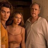 Chase Stokes y Madelyn Cline en 'Plegarias' de 'Outer Banks'