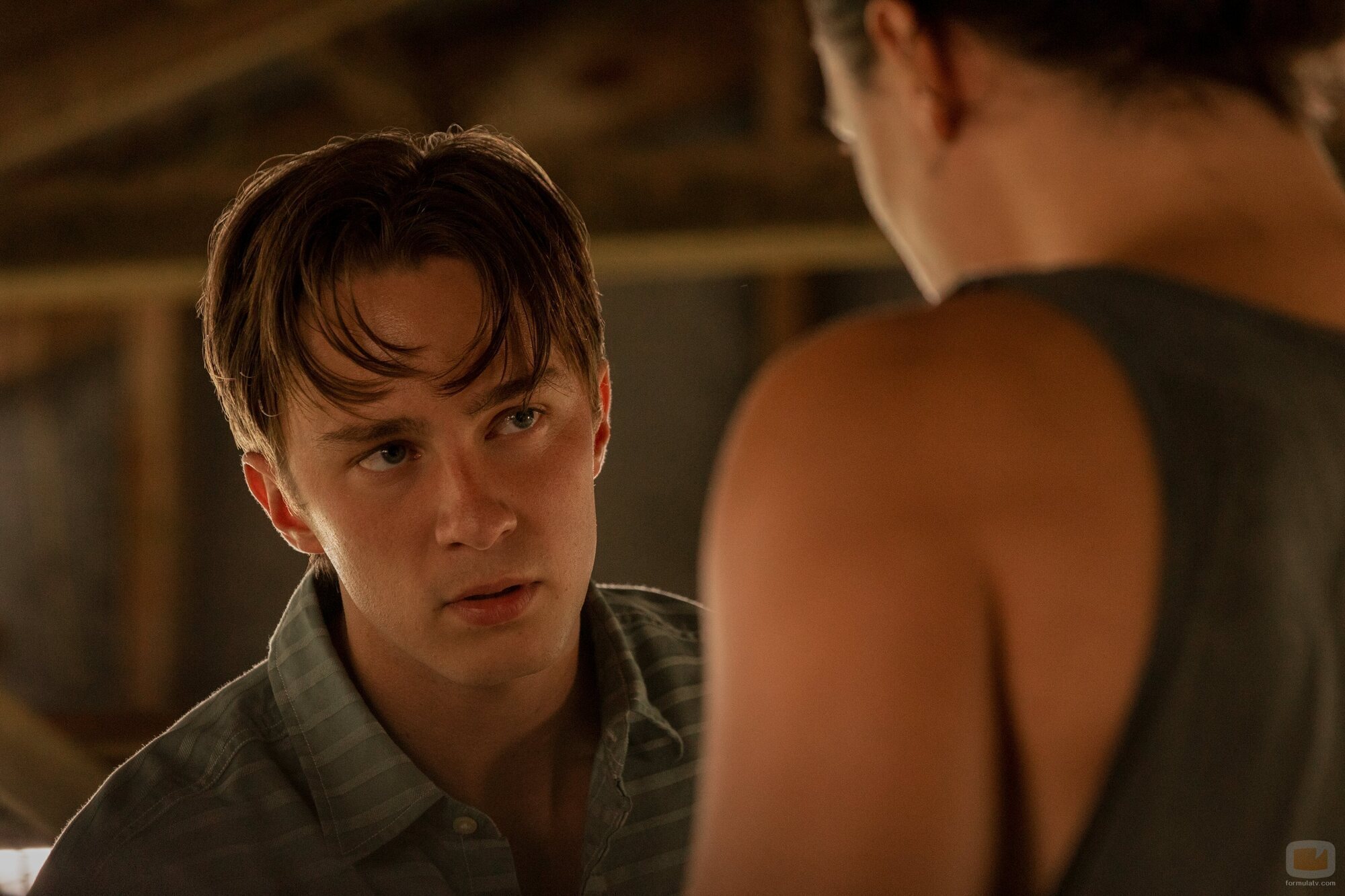 Drew Starkey en 2x04 'La vuelta a casa' de 'Outer Banks'