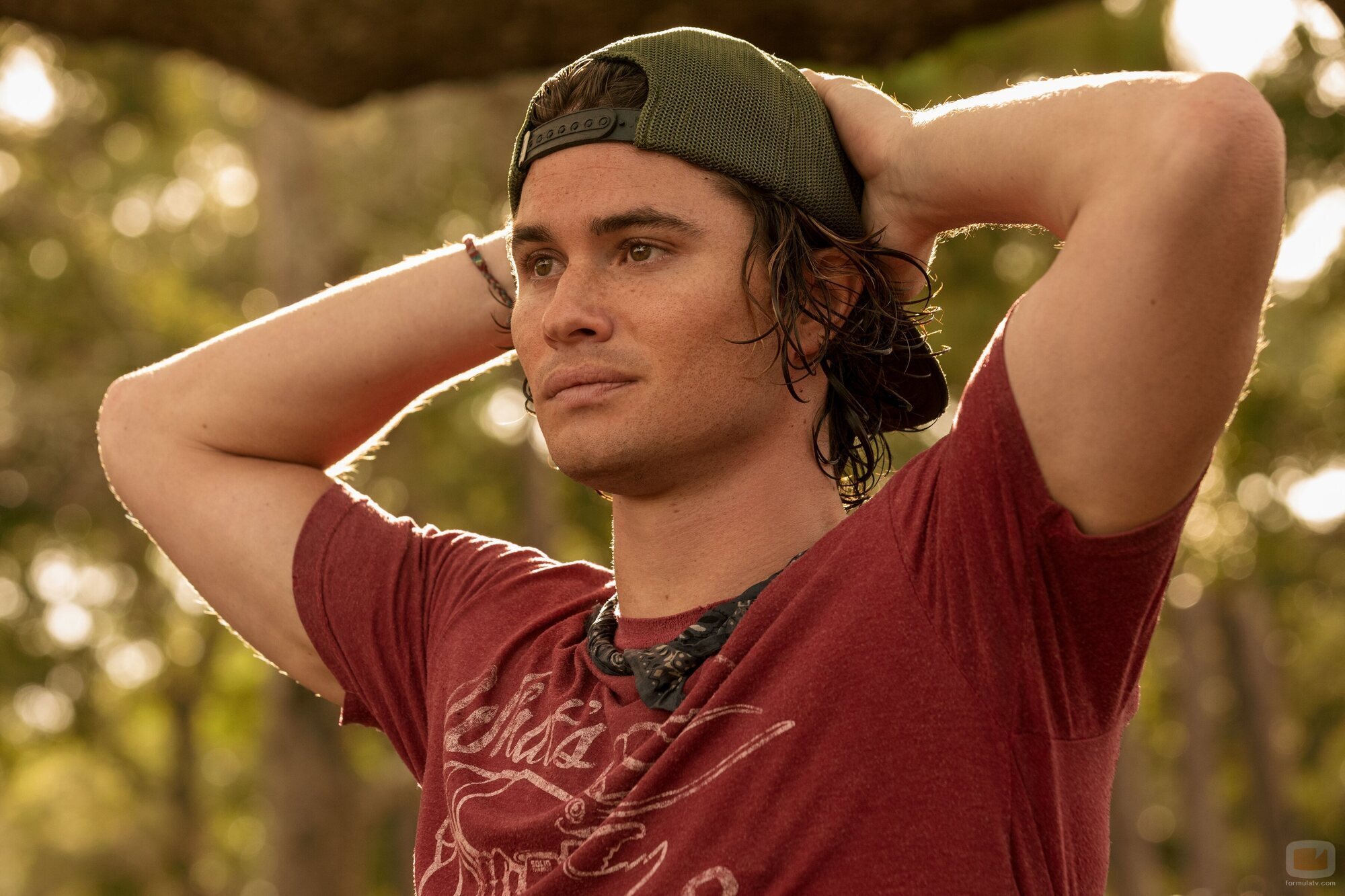 Chase Stokes en 2x04 titulado 'La vuelta a casa' de 'Outer Banks'