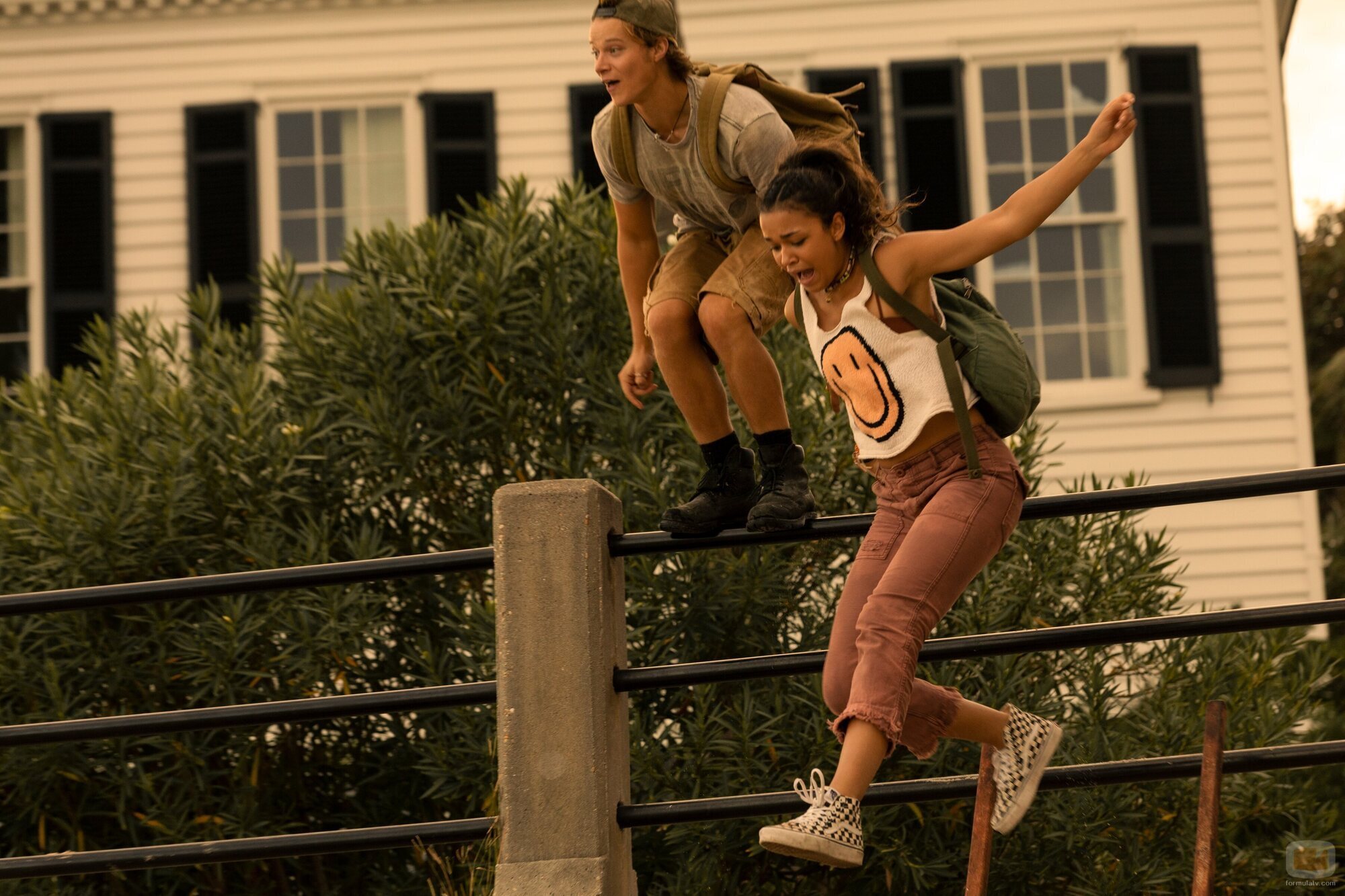 Madison Bailey y Rudy Pankow en 2x04 'La vuelta a casa' de 'Outer Banks'