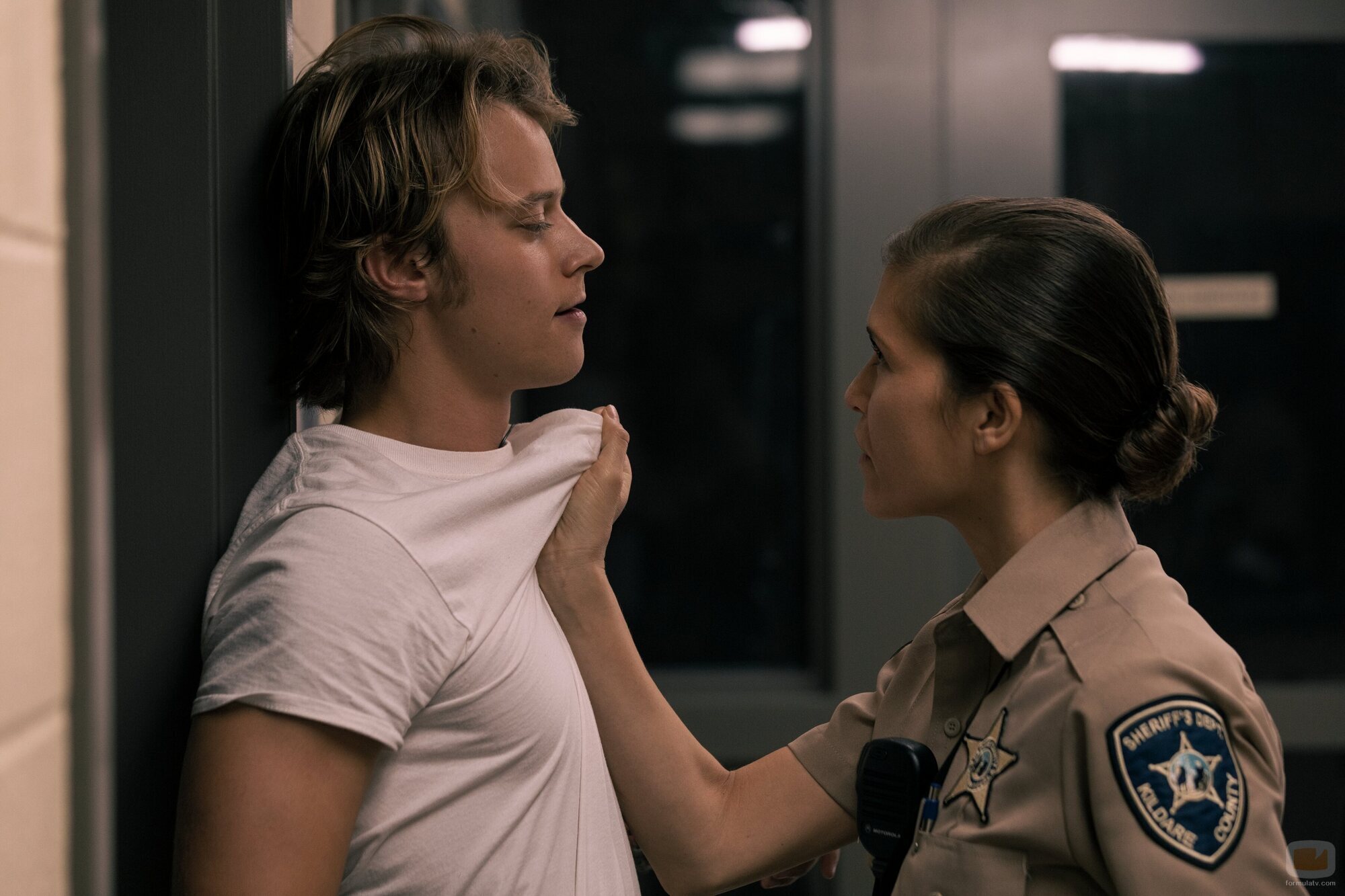 Rudy Pankow en 2x05 titulado 'El momento más oscuro' de 'Outer Banks'