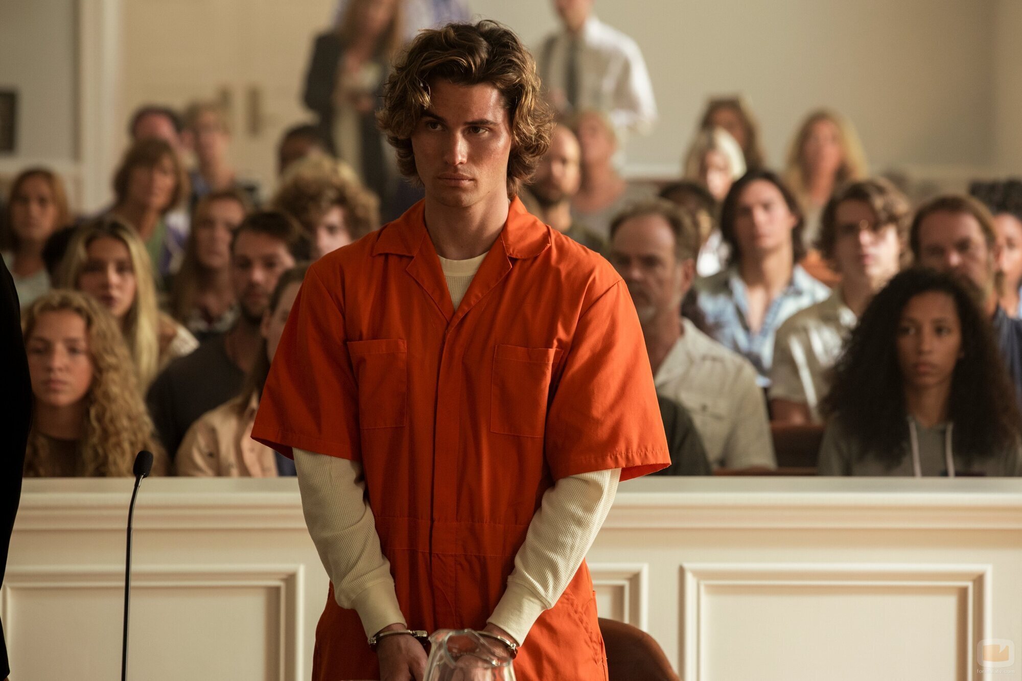 Chase Stokes en 2x05 'El momento más oscuro' de 'Outer Banks'