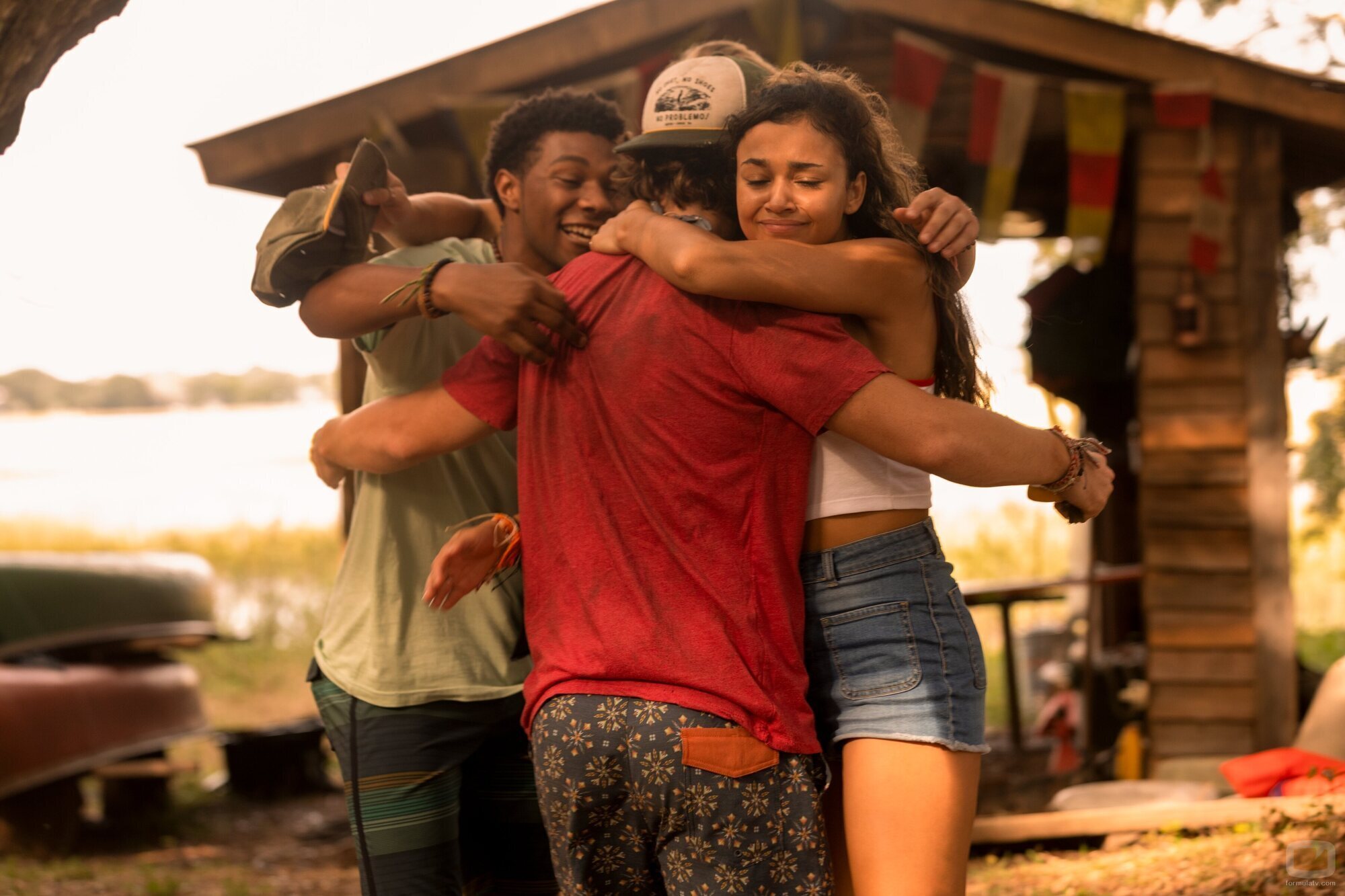 Madison Bailey y J.D. en el 2x06 de 'Outer Banks'