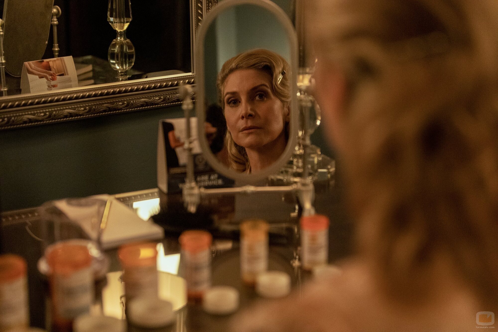 Elizabeth Mitchell en el 2x06 de 'Outer Banks'