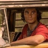 Chase Stokes en 2x06 titulado 'El Druthers' de 'Outer Banks'