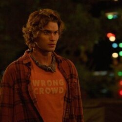Chase Stokes en el 2x07 de 'Outer Banks'