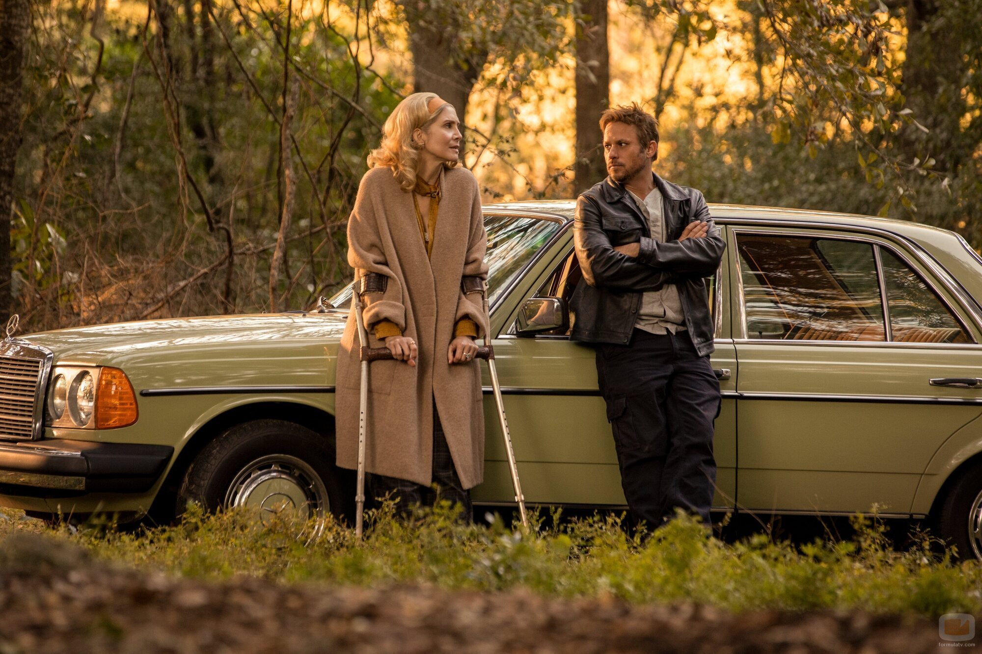 Elizabeth Mitchell en 2x08 titulado 'La cruz' de 'Outer Banks'