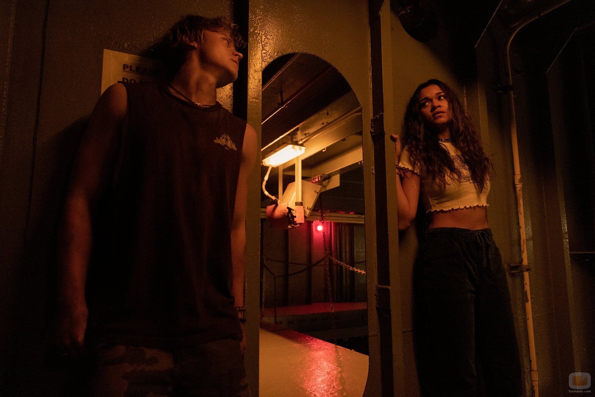 Madison Bailey y Rudy Pankow en 'El Coastal Venture' de 'Outer Banks'