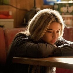 Madelyn Cline en 2x10 titulado 'El Coastal Venture' de 'Outer Banks'