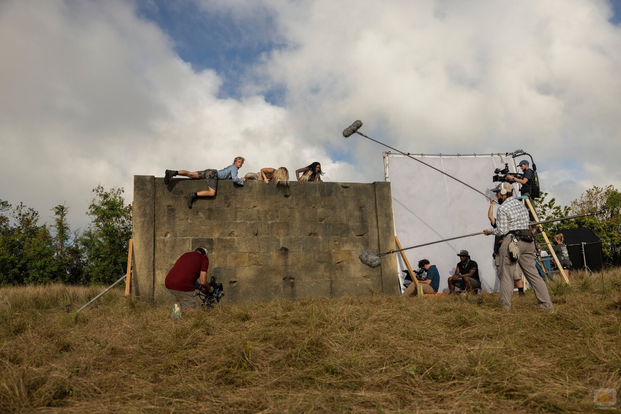 Still de 3x01 titulado 'Dos islas' de 'Outer Banks'