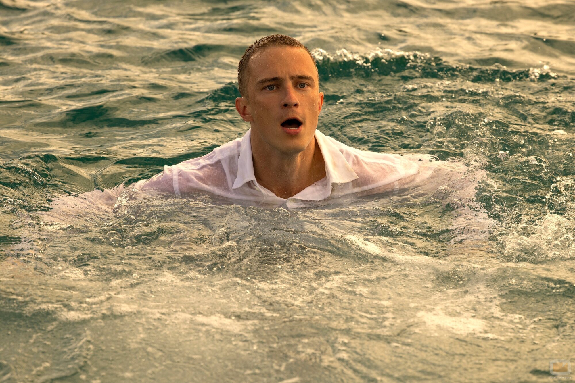 Drew Starkey en 'Las campanas' de 'Outer Banks'