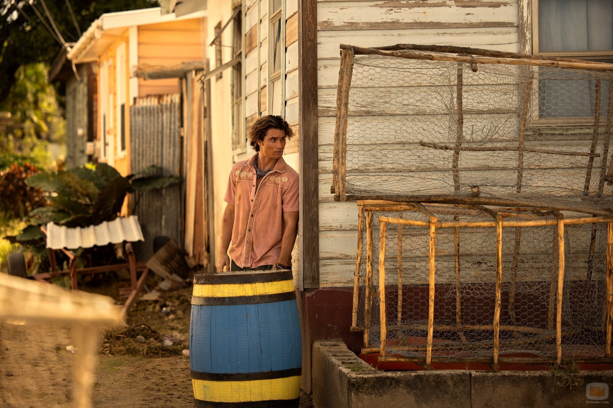 Chase Stokes en 3x02 titulado 'Las campanas' de 'Outer Banks'
