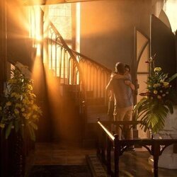 Charles Halford y Chase Stokes en 3x03 'Padres e hijos' de 'Outer Banks'