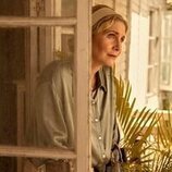 Elizabeth Mitchell en el 3x03 de 'Outer Banks'