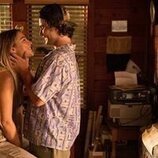 Chase Stokes y Madelyn Cline en 3x04 'El diario' de 'Outer Banks'