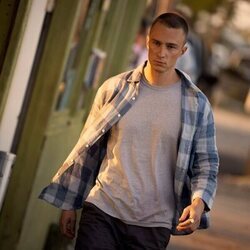 Drew Starkey en 3x04 titulado 'El diario' de 'Outer Banks'