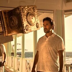 Charles Esten en la temporada 3 y el capítulo 04 de 'Outer Banks'
