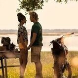 Madison Bailey y Rudy Pankow en Capítulo 4 titulado 'El diario' de 'Outer Banks'