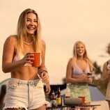 Madelyn Cline en Capítulo 6 titulado 'El bosque sombrío' de 'Outer Banks'