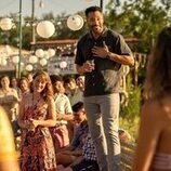 Marland Burke y Samantha Soule en Capítulo 7 titulado 'Feliz aniversario' de 'Outer Banks'