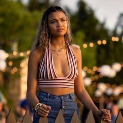 Madison Bailey en 3x07 titulado 'Feliz aniversario' de 'Outer Banks'