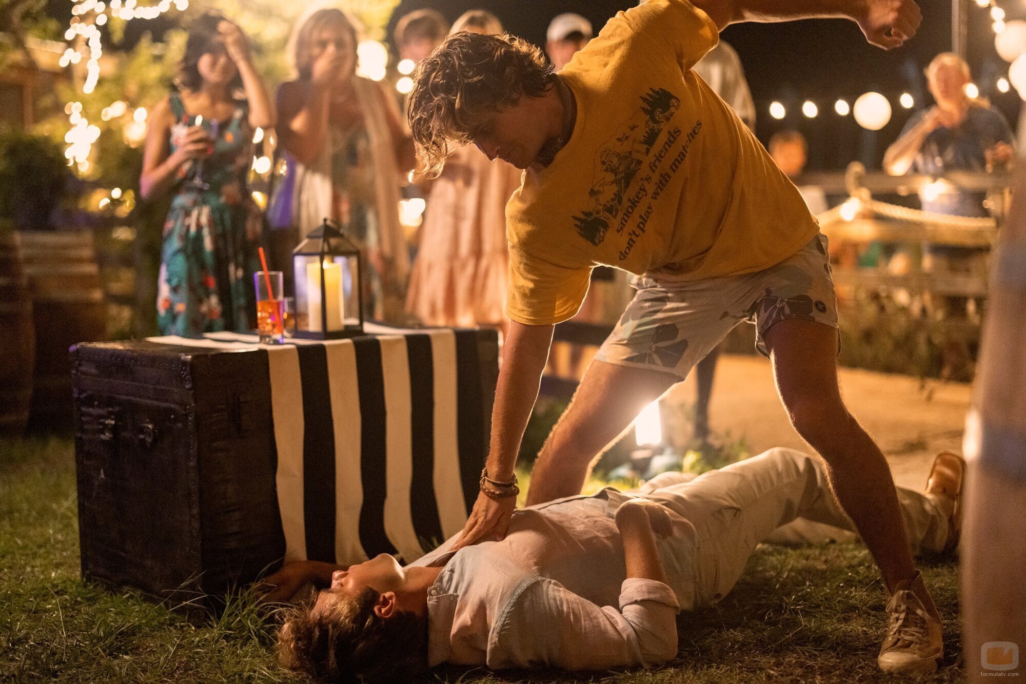 Chase Stokes y Austin North en 'Feliz aniversario' de 'Outer Banks'