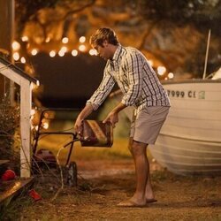 Austin North en 3x08 titulado 'Giro de timón' de 'Outer Banks'