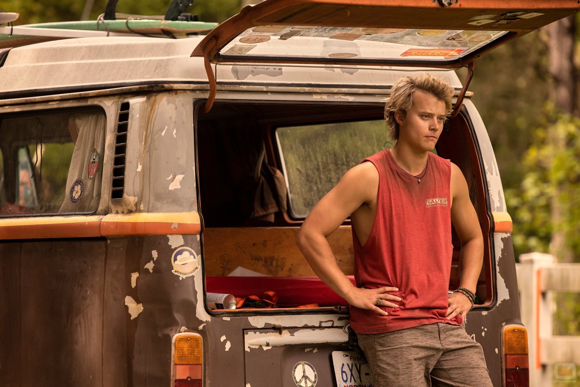 Imagen de Rudy Pankow en 3x08 'Giro de timón' de 'Outer Banks'