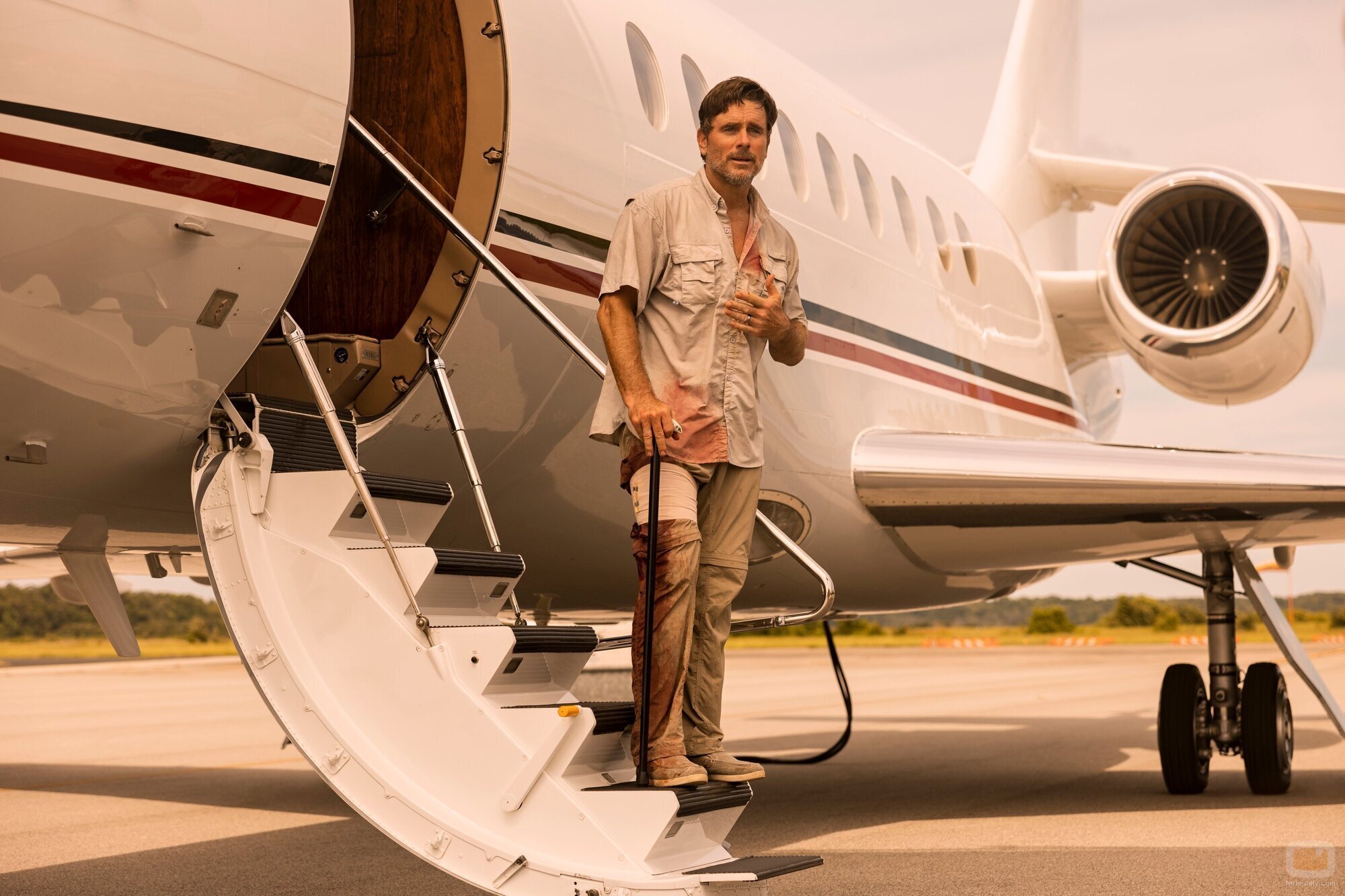 Charles Esten en 3x10 'El secreto del gnomon' de 'Outer Banks'