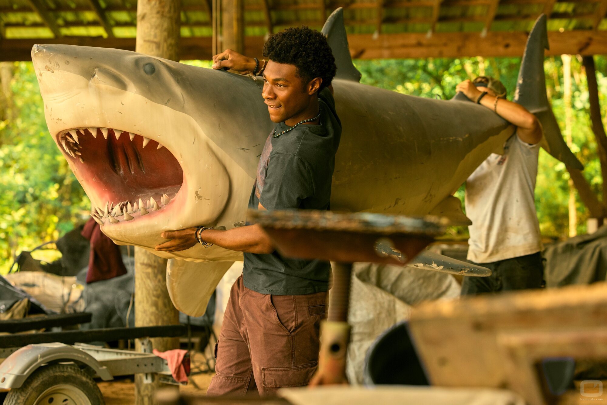 J.D. en 4x01 titulado 'El Enduro' de 'Outer Banks'