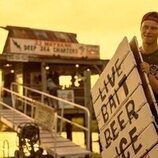 Rudy Pankow en 4x01 'El Enduro' de 'Outer Banks'