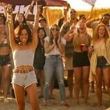 Fiona Palomo en 4x01 titulado 'El Enduro' de 'Outer Banks'