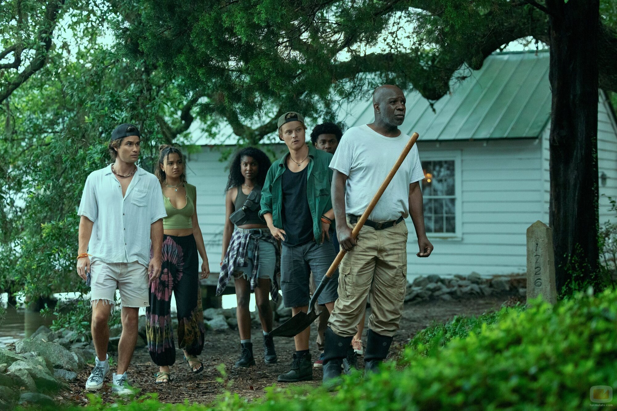 Escena de 'El Enduro' de 'Outer Banks'