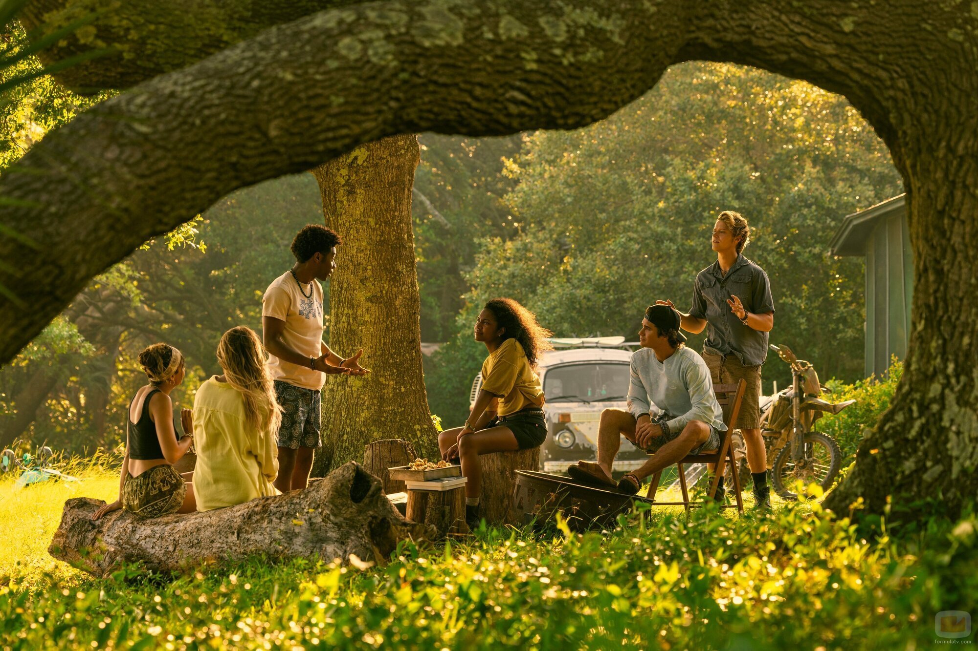 Still de Temporada 4 y el capítulo 01 de 'Outer Banks'