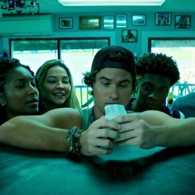 Still de Capítulo 1 titulado 'El Enduro' de 'Outer Banks'