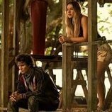 Chase Stokes y Madelyn Cline en 4x01 titulado 'El Enduro' de 'Outer Banks'