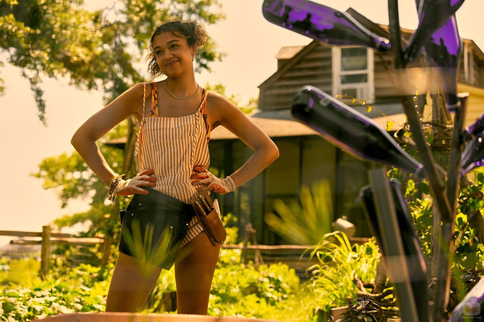 Madison Bailey en Capítulo 1 titulado 'El Enduro' de 'Outer Banks'