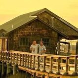 Austin North y Drew Starkey en la temporada 4 y el capítulo 02 de 'Outer Banks'