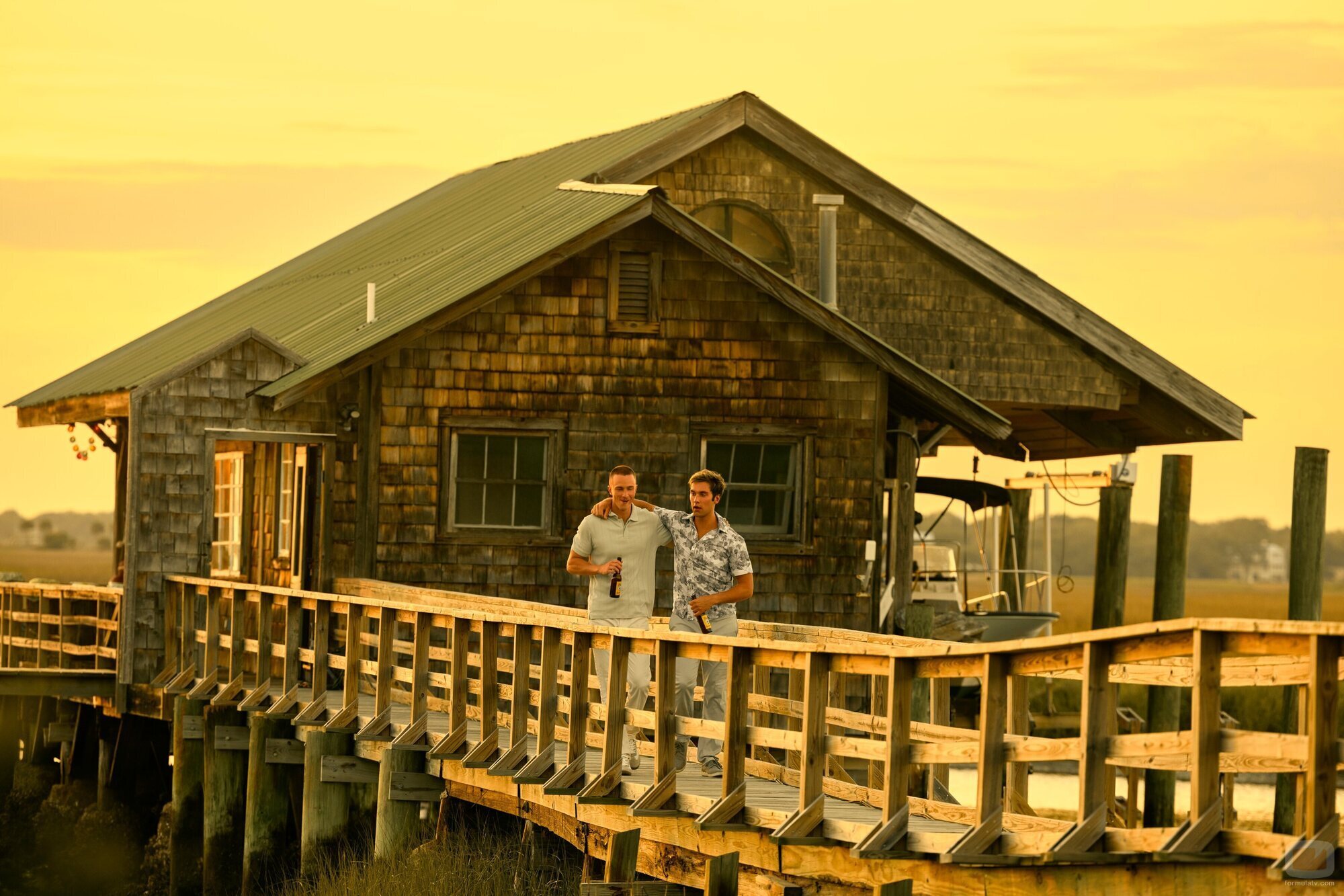 Austin North y Drew Starkey en la temporada 4 y el capítulo 02 de 'Outer Banks'