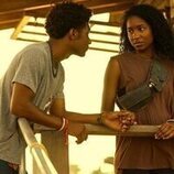 J.D. y Carlacia Grant en el 4x02 de 'Outer Banks'