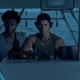 Chase Stokes y J.D. en 'Barbanegra' de 'Outer Banks'