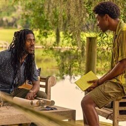 J.D. en Capítulo 4 titulado 'Olas' de 'Outer Banks'