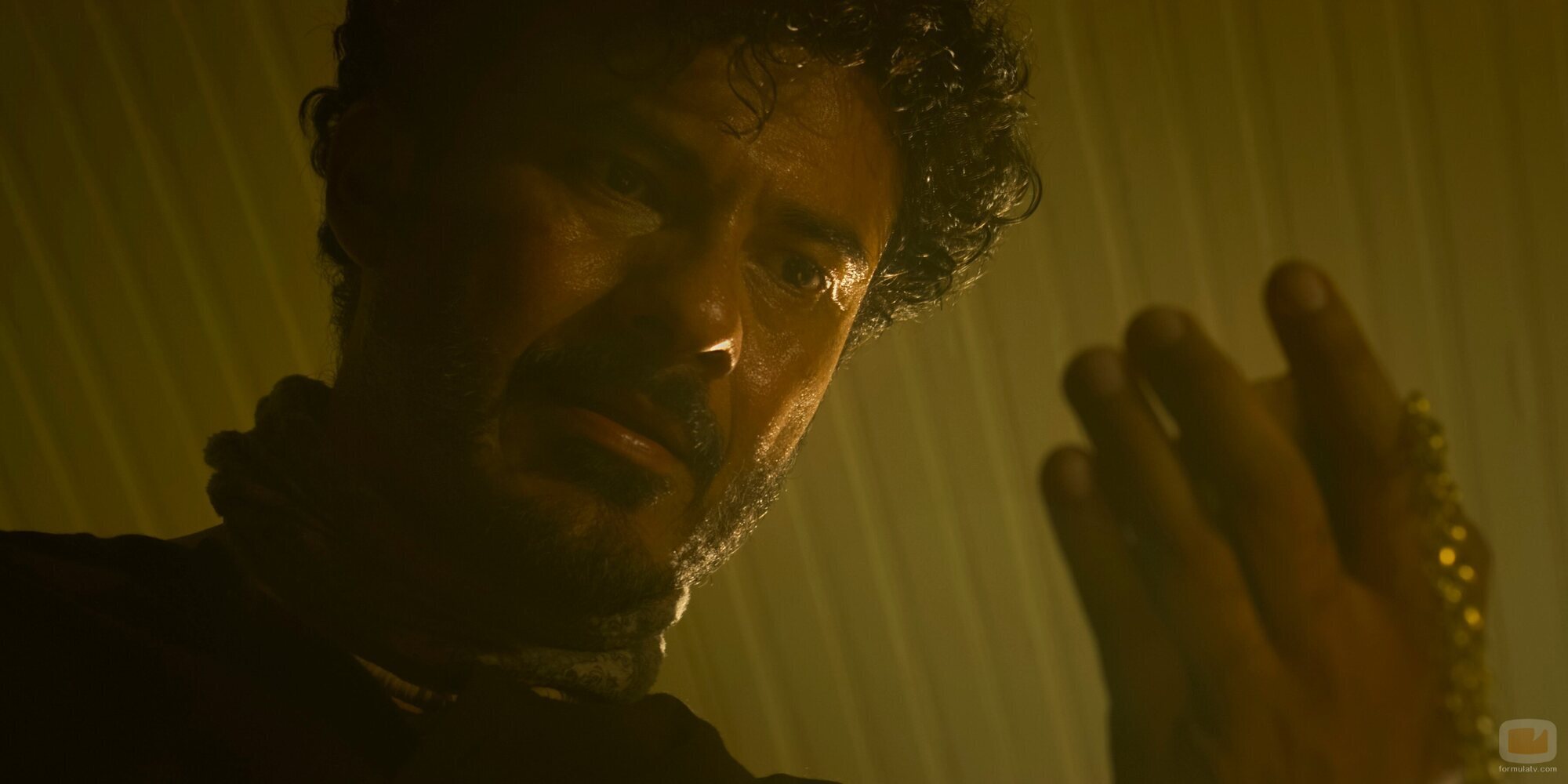 Rigo Sanchez en 4x04 titulado 'Olas' de 'Outer Banks'