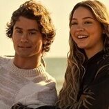 Chase Stokes y Madelyn Cline en Capítulo 4 titulado 'Olas' de 'Outer Banks'